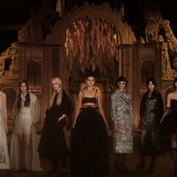Christian Dior viết câu truyện thời trang về "Nữ hoàng đen" của Pháp